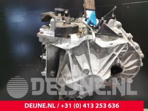 Volvo V40 Gearbox O22166 photo 3