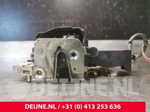 Volvo 850 Front door lock mechanism 4-door, right O22263 photo 2