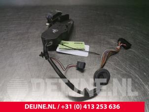 Volvo 850 Front door lock mechanism 4-door, right O22263 photo 3