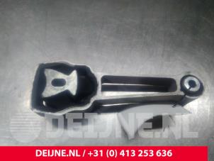 Gebruikte Motorrubber Volvo XC60 I (DZ) 2.4 D3/D4 20V AWD Prijs € 25,00 Margeregeling aangeboden door van Deijne Onderdelen Uden B.V.