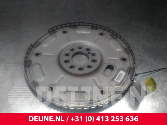 Gebruikte Starterkrans Volvo XC90 II 2.0 D5 16V AWD Prijs € 100,00 Margeregeling aangeboden door van Deijne Onderdelen Uden B.V.
