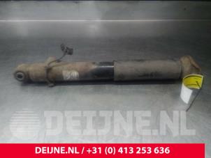 Gebruikte Schokdemper links-achter Volvo S80 (AR/AS) 2.4 D5 20V 180 Prijs € 60,00 Margeregeling aangeboden door van Deijne Onderdelen Uden B.V.