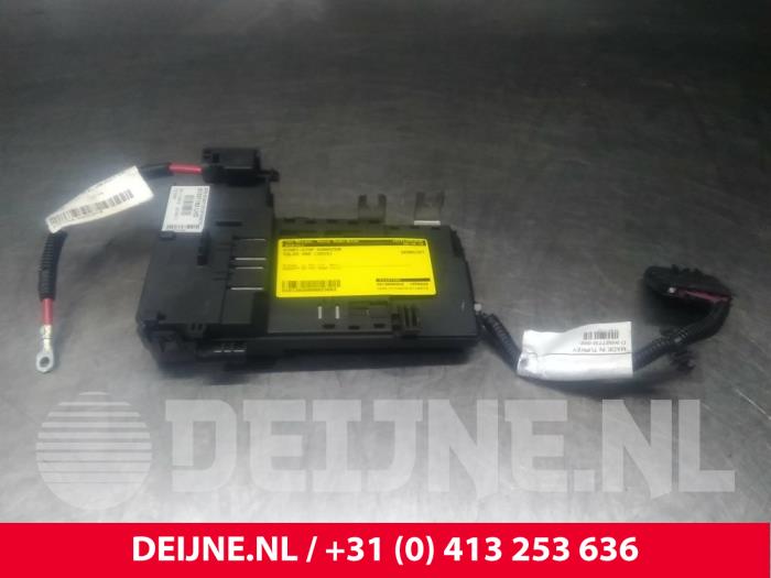 Gebruikte Start/Stop computer Volvo V60 I (FW/GW) 2.0 D3 20V Prijs € 40,00 Margeregeling aangeboden door van Deijne Onderdelen Uden B.V.