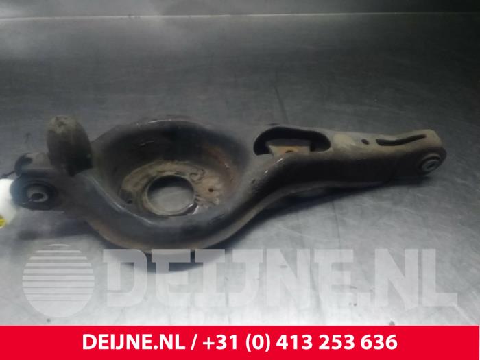 Volvo V40 Rear spring retainer, left O23116
