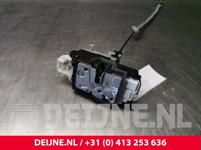Volvo V40 Türschlossmechanik 4-türig rechts vorne O23169