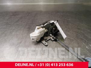 Volvo V40 Front door lock mechanism 4-door, right O23169 photo 2