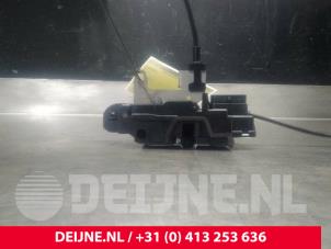 Volvo XC40 Front door lock mechanism 4-door, right O23557 photo 2