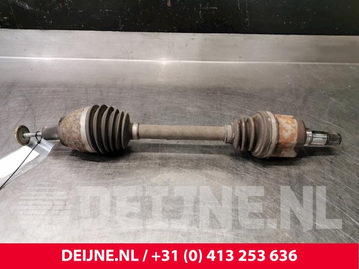 Volvo V70 Aandrijfas links-voor O23590