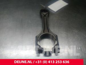 Gebruikte Drijfstang Volvo XC60 I (DZ) 2.4 D5 20V AWD Geartronic Prijs € 100,00 Margeregeling aangeboden door van Deijne Onderdelen Uden B.V.