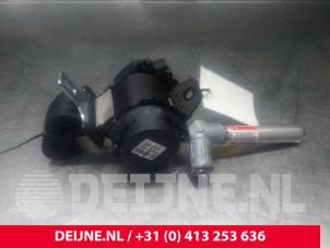 Volvo V70 Rear seatbelt, right O24059 photo 2
