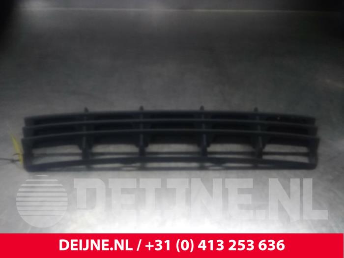 Volvo V50 Bumper Rooster O24099