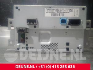 Volvo XC60 Display Multi Media regelunit O24419 foto 3