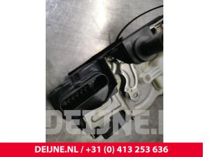 Volvo V40 Front door lock mechanism 4-door, right O24551 photo 3
