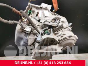 Volvo V70 Gearbox O24596 photo 3
