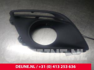 Gebruikte Bumper Rooster Volvo XC60 I (DZ) 2.4 D3 20V AWD Prijs € 20,00 Margeregeling aangeboden door van Deijne Onderdelen Uden B.V.