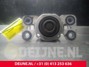 Volvo XC60 Engine mount O25001 photo 2