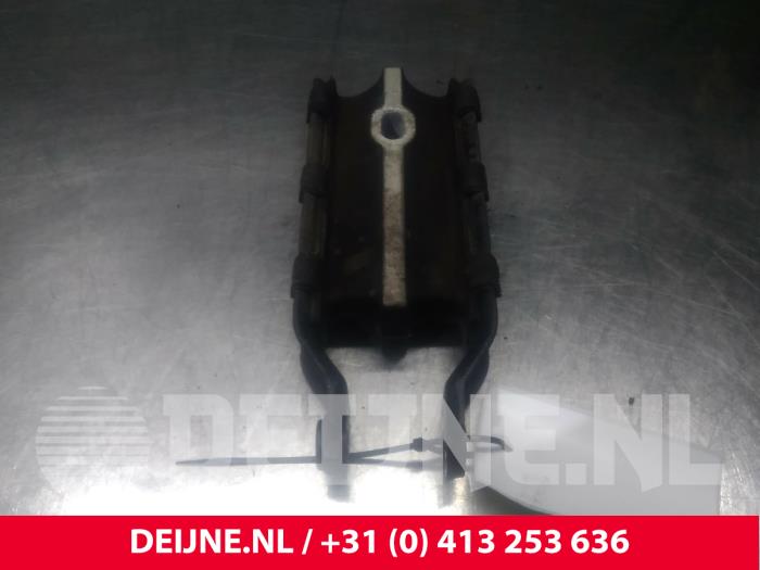 Volvo XC60 Engine mount O25002