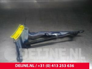 Volvo XC60 Bonnet Hinge O25027 photo 2