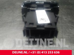 Volvo V40 Start/Stopp Schalter O25152 foto 2