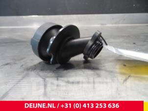 Volvo V70 Ölkappe O25273 foto 2