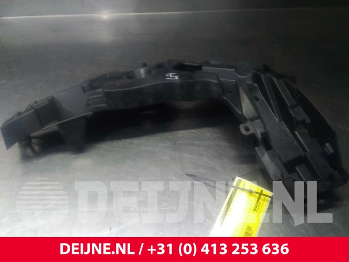 Volvo XC40 Stoßstangenstütze links hinten O25311