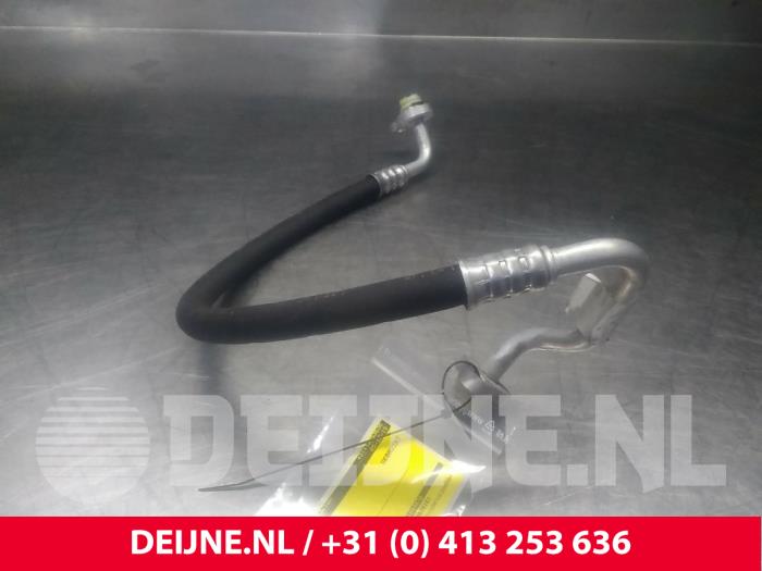 Volvo XC40 Air conditioning line O25402