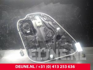 Volvo XC40 Ruitmechaniek 4Deurs rechts-achter O25421 foto 2