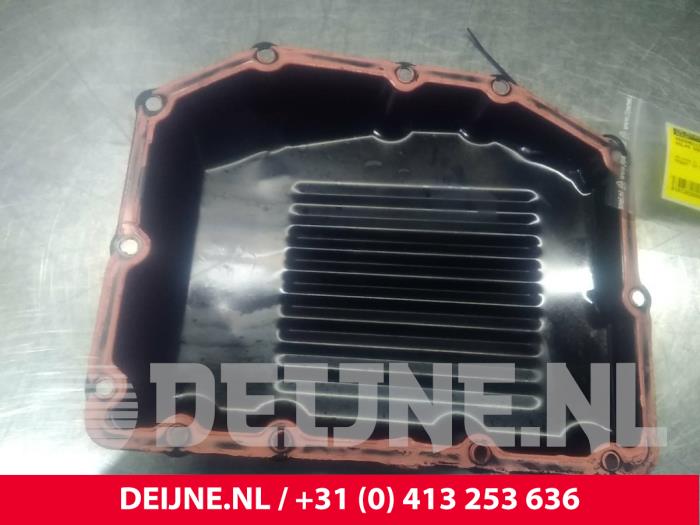 Gebruikte Versnellingsbakdeksel Volvo S80 Prijs € 75,00 Margeregeling aangeboden door van Deijne Onderdelen Uden B.V.