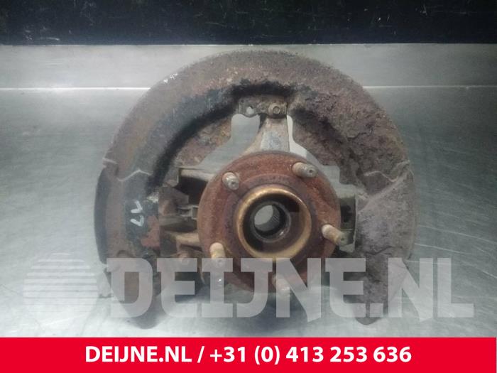 Volvo S40 Achsschenkel links vorne O25604