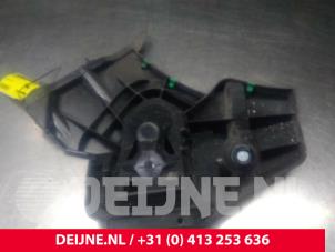 Volvo V40 Stoßstangenstütze links hinten O25754 foto 2