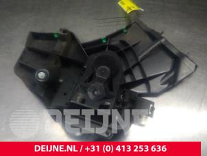 Volvo V40 Rear bumper bracket, right O25755 photo 2