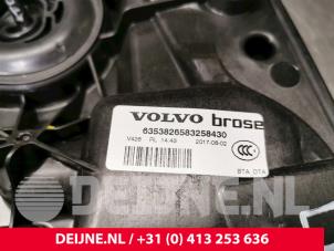 Volvo XC60 Ruitmechaniek 4Deurs links-achter O26714 foto 3