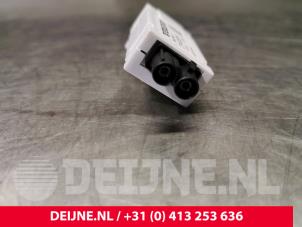 Volvo XC60 Antenne Versterker O26776 foto 2