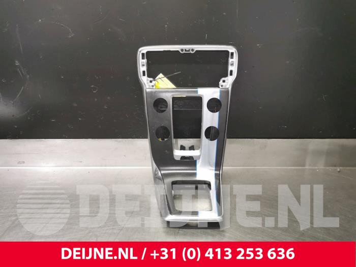 Volvo V40 Middle console O27059