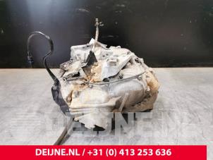 Volvo V50 Gearbox O27202 photo 3