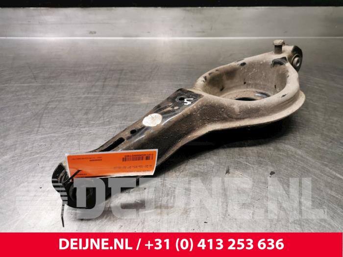 Volvo V40 Veerschotel links-achter O27403