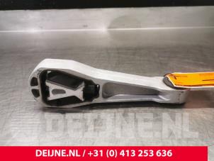 Volvo V40 Engine mount O27436 photo 2