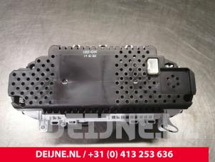 Volvo V40 Tacho - Kombiinstrument KM O27435 foto 3