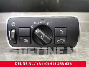 Gebruikte Licht Schakelaar Volvo V60 I (FW/GW) 2.4 D6 20V Plug-in Hybrid AWD Prijs € 25,00 Margeregeling aangeboden door van Deijne Onderdelen Uden B.V.