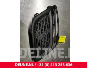 Gebruikte Bumper Rooster Volvo XC60 I (DZ) 2.4 D5 20V 205 AWD Prijs € 20,00 Margeregeling aangeboden door van Deijne Onderdelen Uden B.V.