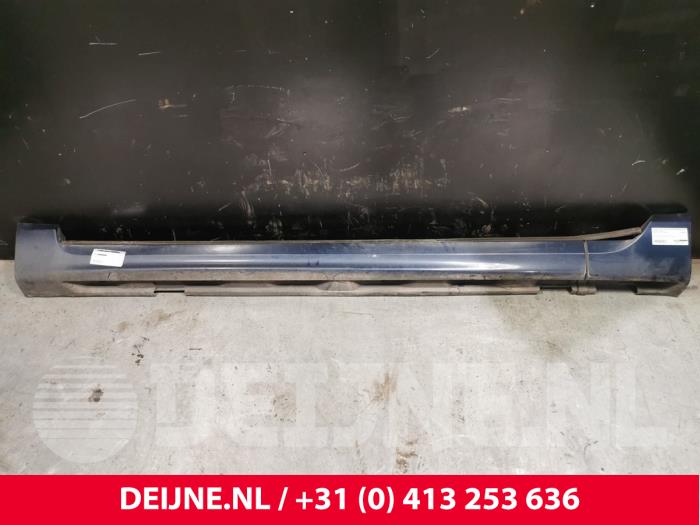 Volvo V70 Seitenschürze links O28358