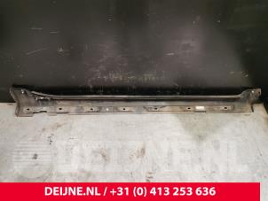 Volvo V70 Side skirt, left O28358 photo 3