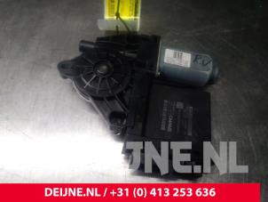 Gebruikte Motor electrisch raam Volvo XC90 II 2.0 D5 16V AWD Prijs € 85,00 Margeregeling aangeboden door van Deijne Onderdelen Uden B.V.