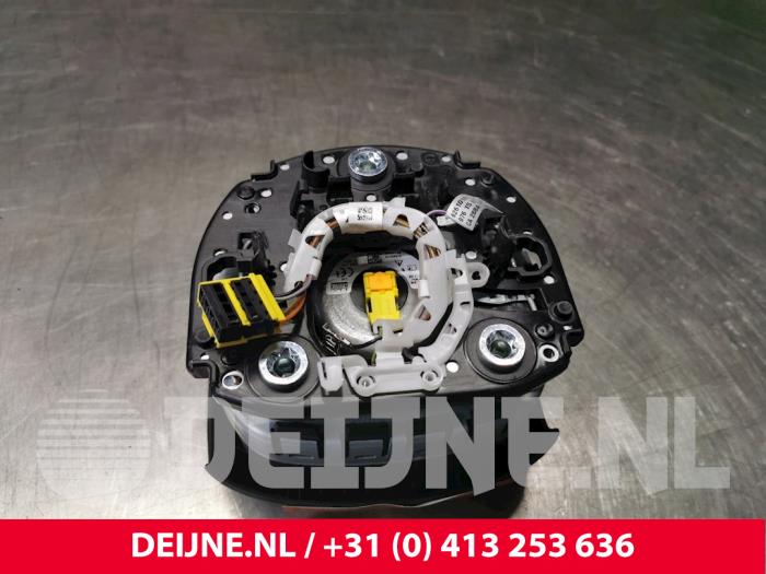 Volvo XC90 Left airbag (steering wheel) O28717