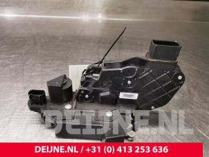 Volvo XC60 Rear door mechanism 4-door, right O28736 photo 3