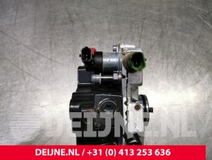 Volvo XC70 Kraftstoffpumpe Mechanisch O28761 foto 2