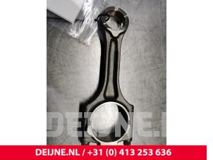 Gebruikte Drijfstang Volvo XC70 Prijs € 100,00 Margeregeling aangeboden door van Deijne Onderdelen Uden B.V.