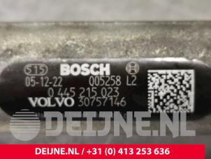 Volvo XC70 Fuel injector nozzle O28828 photo 3