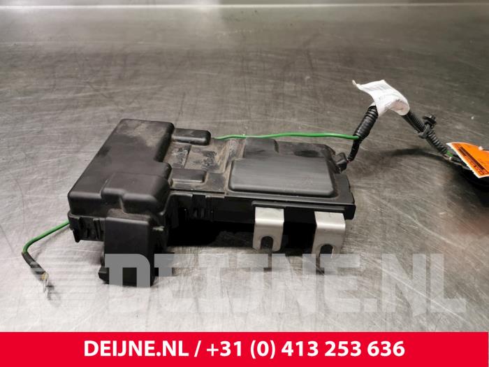 Gebruikte Start/Stop computer Volvo V60 I (FW/GW) 2.4 D6 20V Plug-in Hybrid AWD Prijs € 40,00 Margeregeling aangeboden door van Deijne Onderdelen Uden B.V.