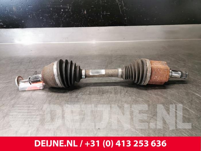 Volvo V40 Antriebswelle links vorne O29361